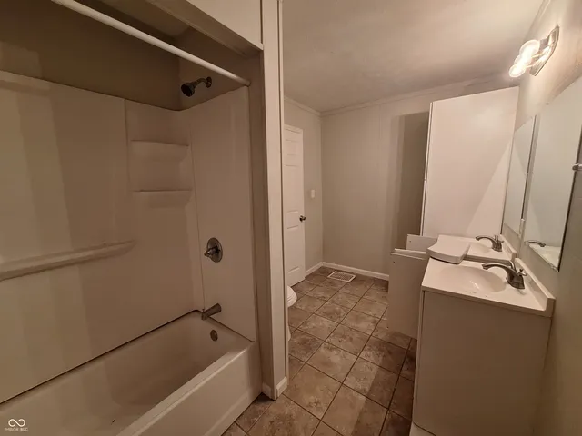 $101,900 | 928 South A Street, Elwood, IN 46036