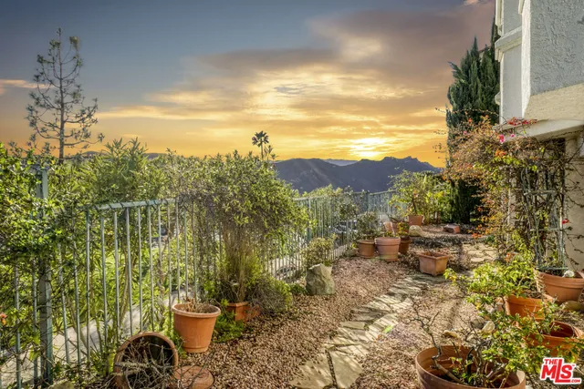 $9,950 | 2020 Palisades Drive, Pacific Palisades, CA 90272