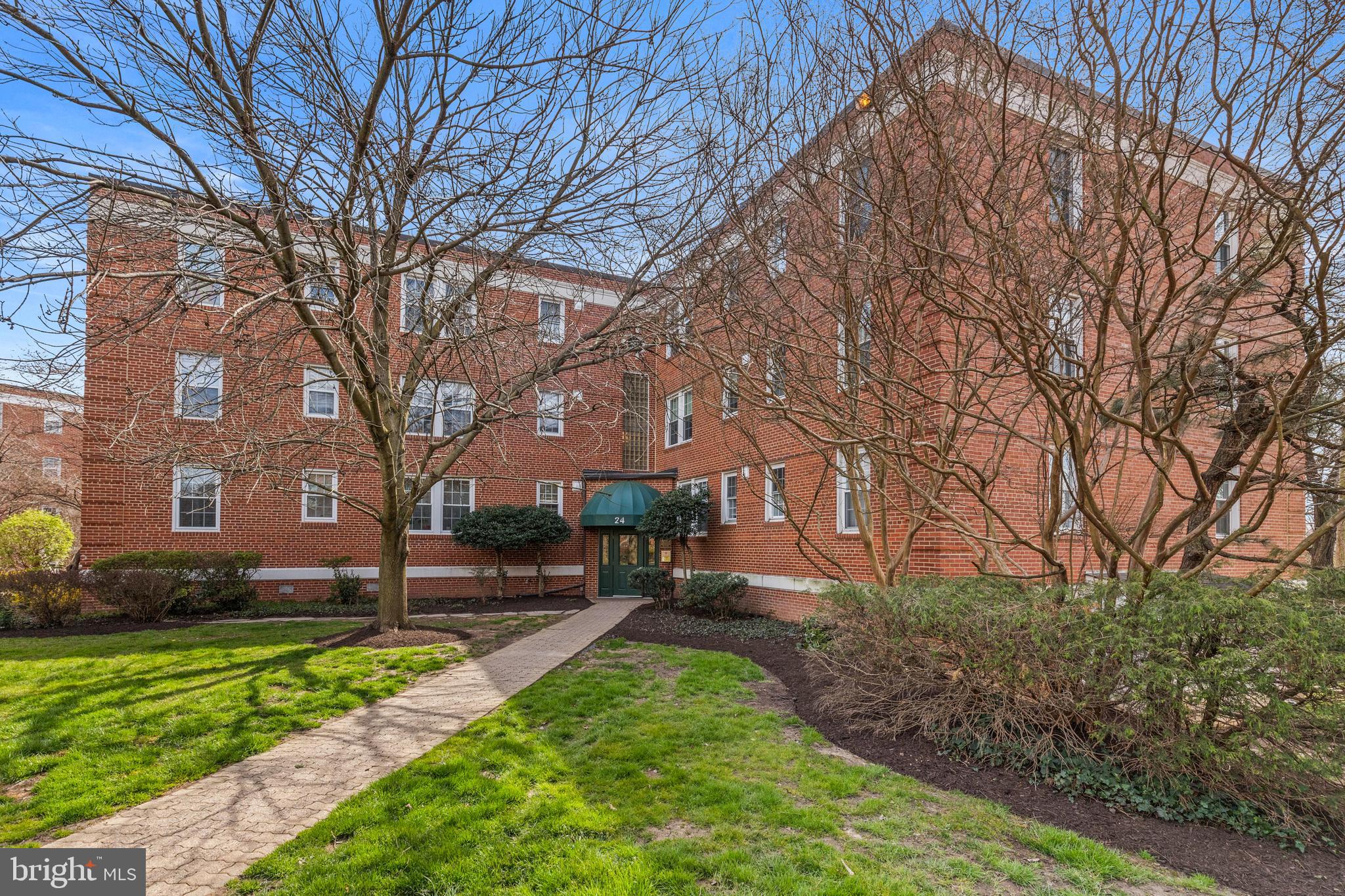 24 South Old Glebe Road, Unit 105C Arlington, VA 22204 - Photo 1 of 25