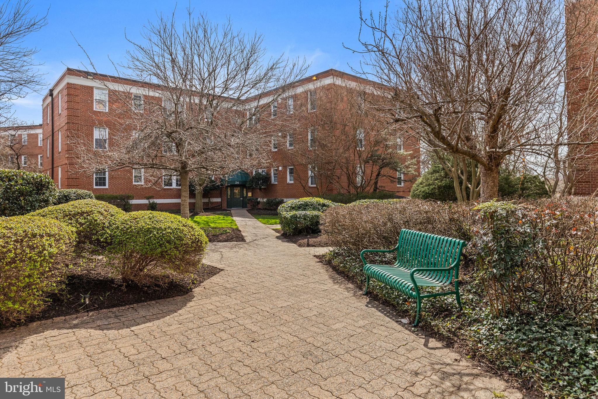 24 South Old Glebe Road, Unit 105C Arlington, VA 22204 - Photo 4 of 25
