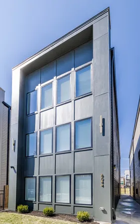 $859,000 | 6044 South Eberhart Avenue, Chicago, IL 60637