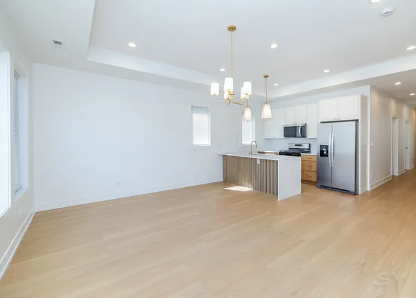 $859,000 | 6044 South Eberhart Avenue, Chicago, IL 60637