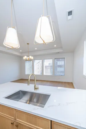 $859,000 | 6044 South Eberhart Avenue, Chicago, IL 60637