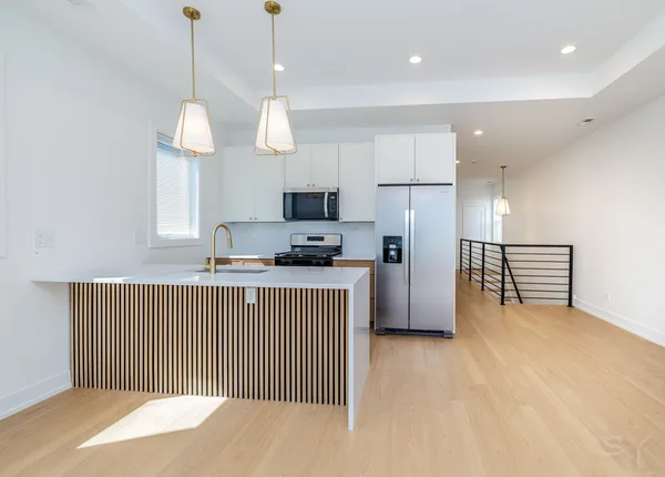 $859,000 | 6044 South Eberhart Avenue, Chicago, IL 60637