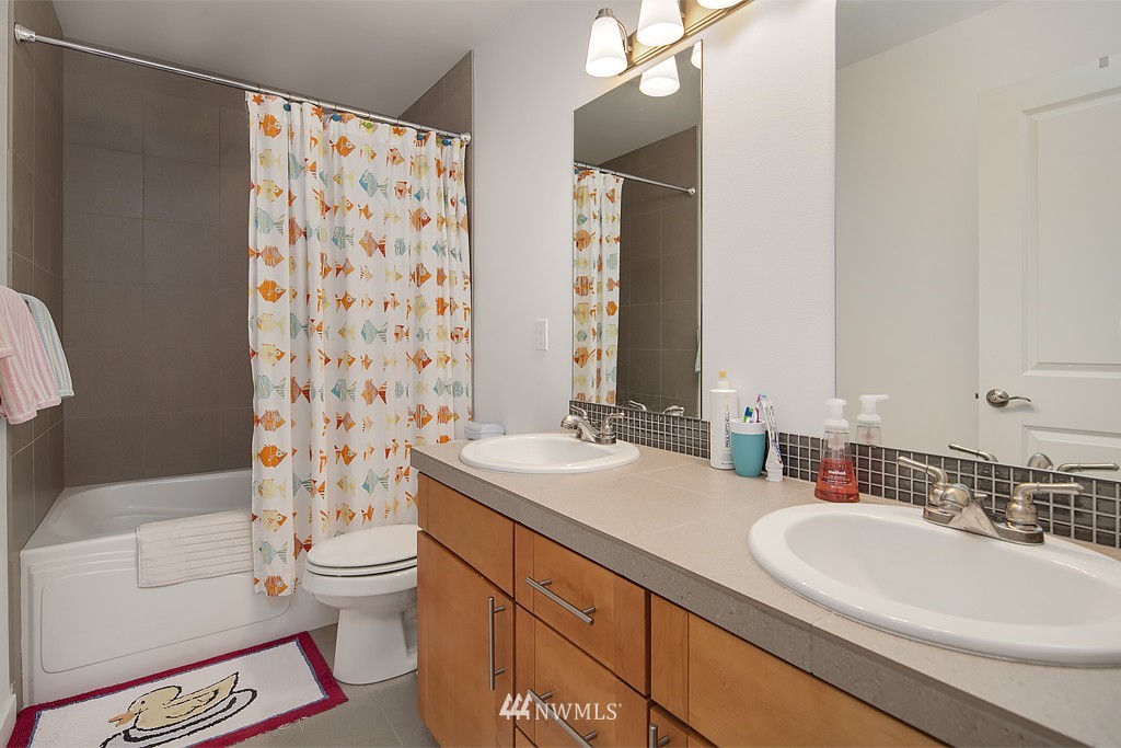 1920A Southwest Brandon Street Seattle, WA 98106 - Photo 13 of 17 Gallery Image 13