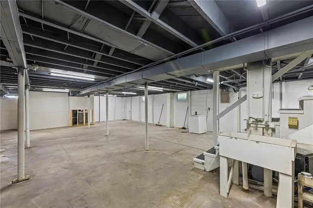 $294,900 | 227 West 2nd Avenue, Garnett, KS 66032