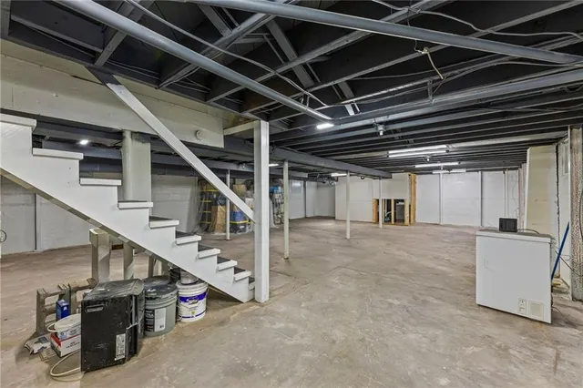 $294,900 | 227 West 2nd Avenue, Garnett, KS 66032