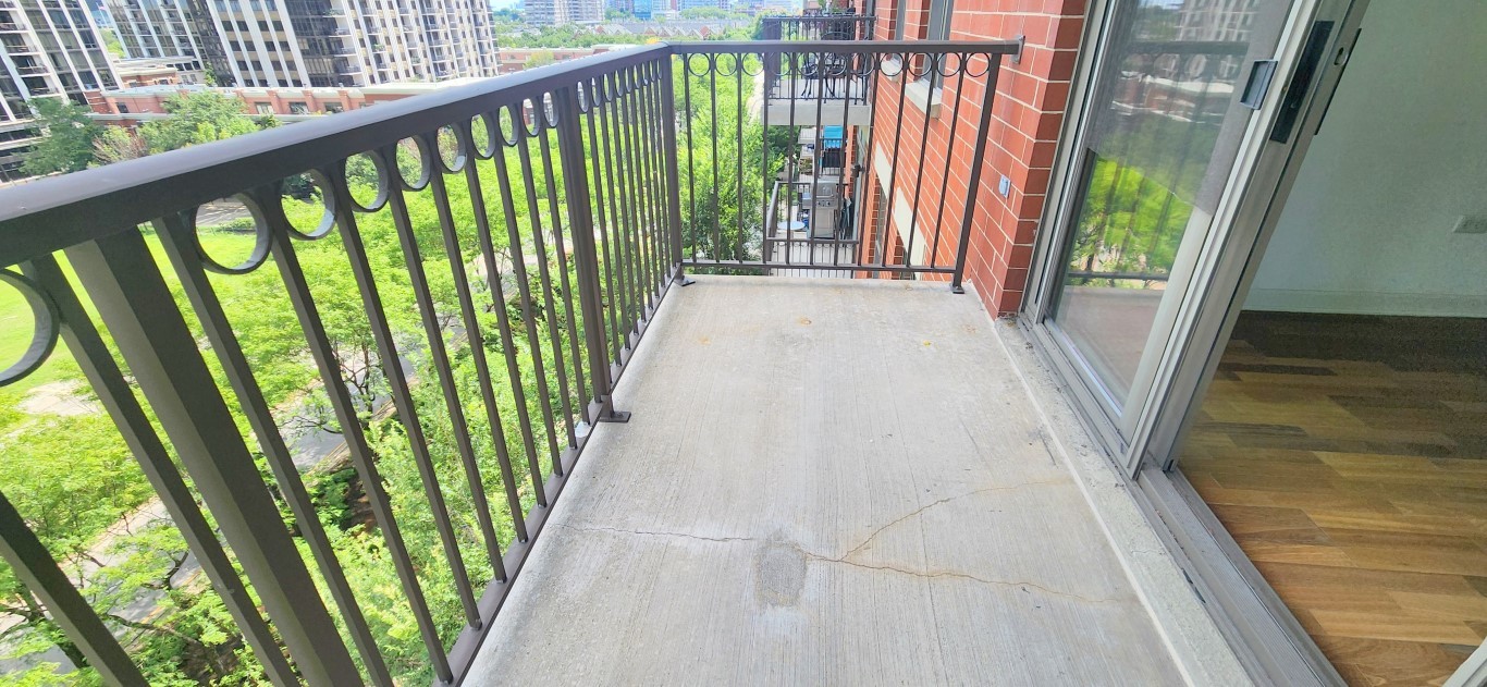 1250 South Indiana Avenue, Unit 802 Chicago, IL 60605 - Photo 14 of 20 a view of balcony with yard