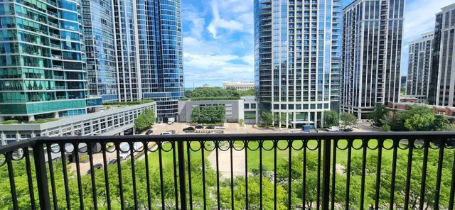 $279,900 | 1250 South Indiana Avenue, Unit 802, Chicago, IL 60605