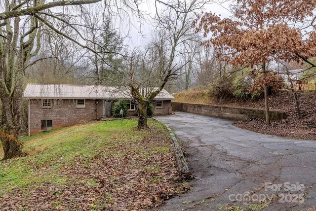 $189,000 | 170 Clifton Avenue, Bryson City, NC 28713