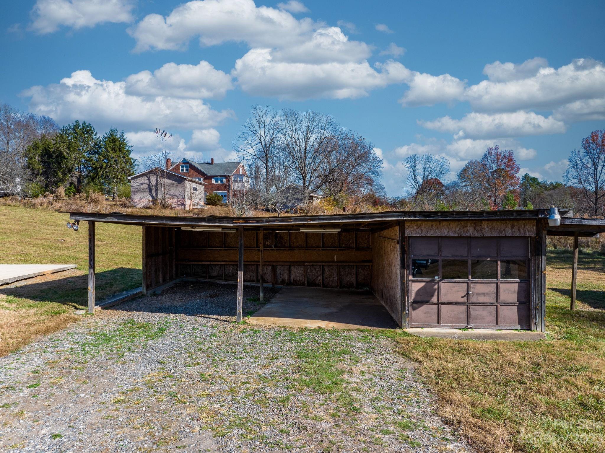 1631 Enon Road Valdese, NC 28690 - Photo 26 of 35 Gallery Image 26