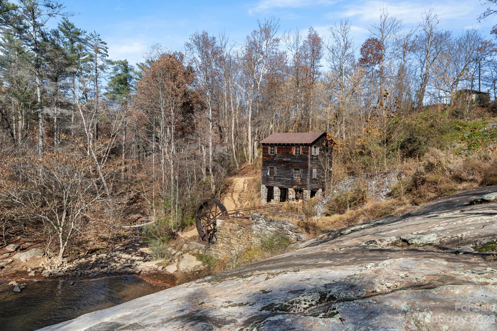 1631 Enon Road Valdese, NC 28690 - Photo 32 of 35 Gallery Image 32