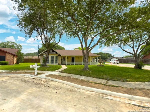 $295,000 | 402 Teakwood Drive, Victoria, TX 77901