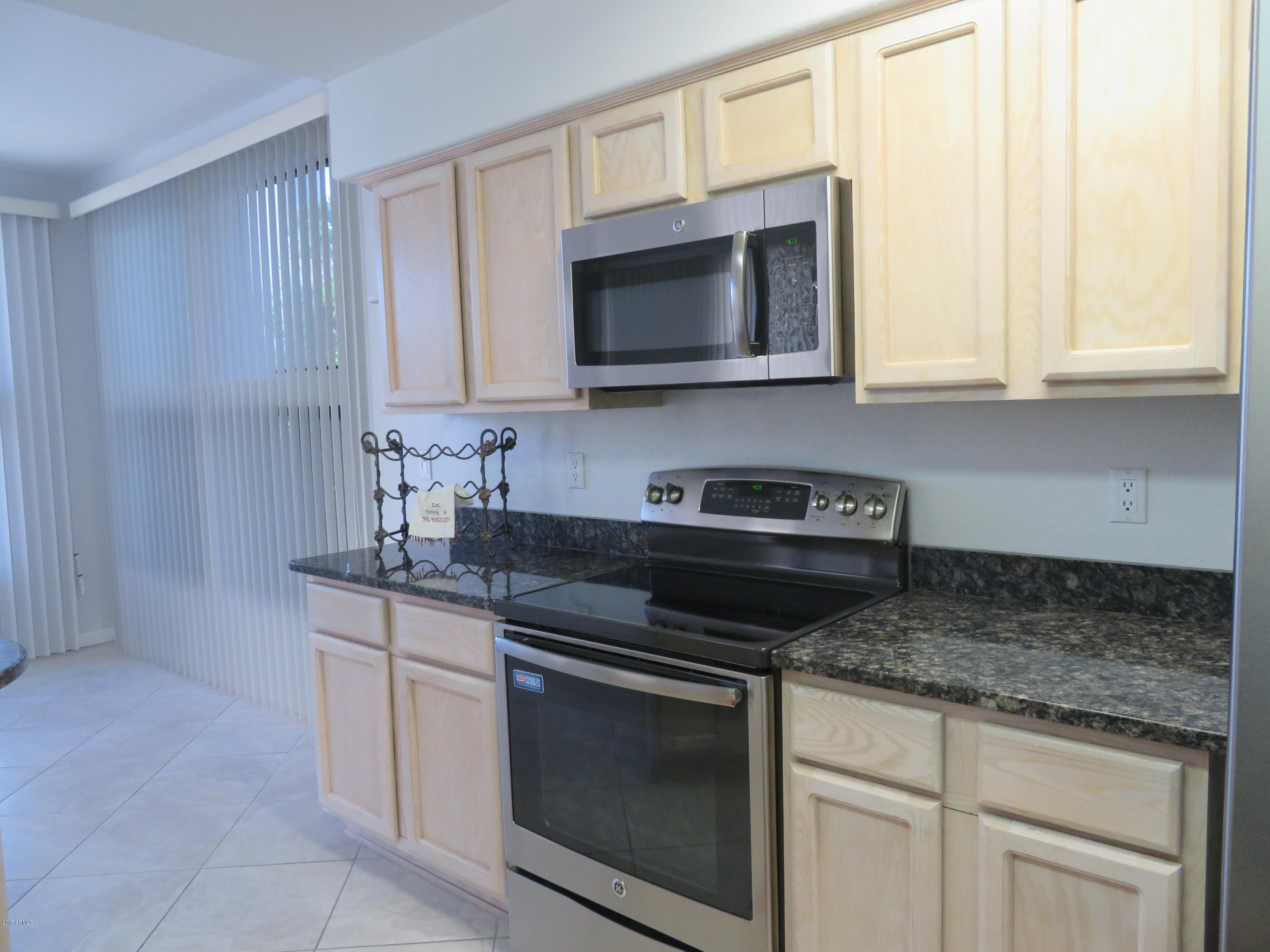 7700 East Gainey Ranch Road, Unit 123 Scottsdale, AZ 85258 - Photo 11 of 40 NEW STOVE