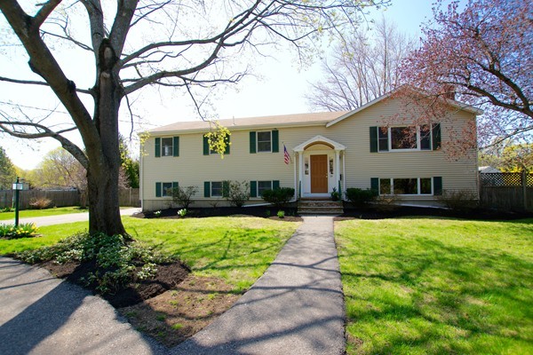 18 Locksley Road Danvers, MA 01923 - Photo 1 of 30 Gallery Image 1