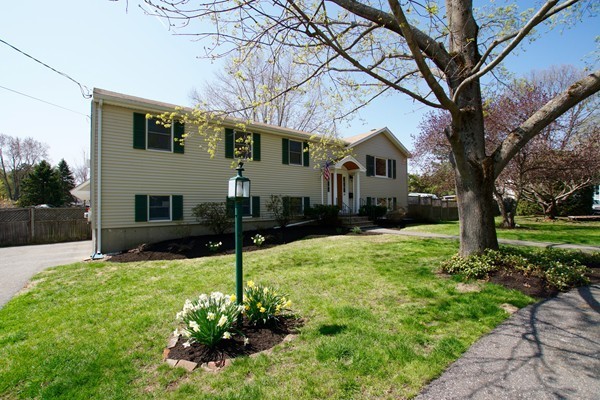 18 Locksley Road Danvers, MA 01923 - Photo 29 of 30 Gallery Image 29