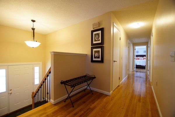 18 Locksley Road Danvers, MA 01923 - Photo 5 of 30 Gallery Image 5