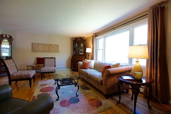 18 Locksley Road Danvers, MA 01923 - Photo 6 of 30 Gallery Image 6