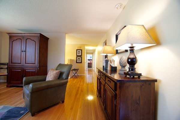 18 Locksley Road Danvers, MA 01923 - Photo 8 of 30 Gallery Image 8