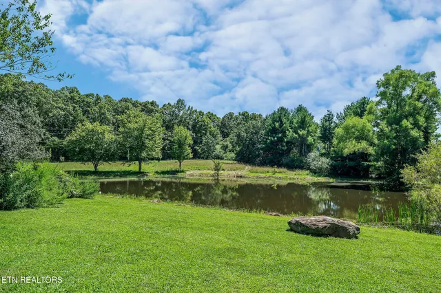 $939,000 | 268 Plateau Road, Crossville, TN 38571