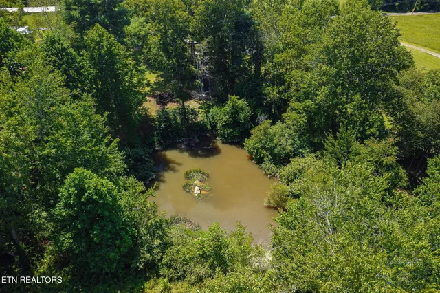 $939,000 | 268 Plateau Road, Crossville, TN 38571