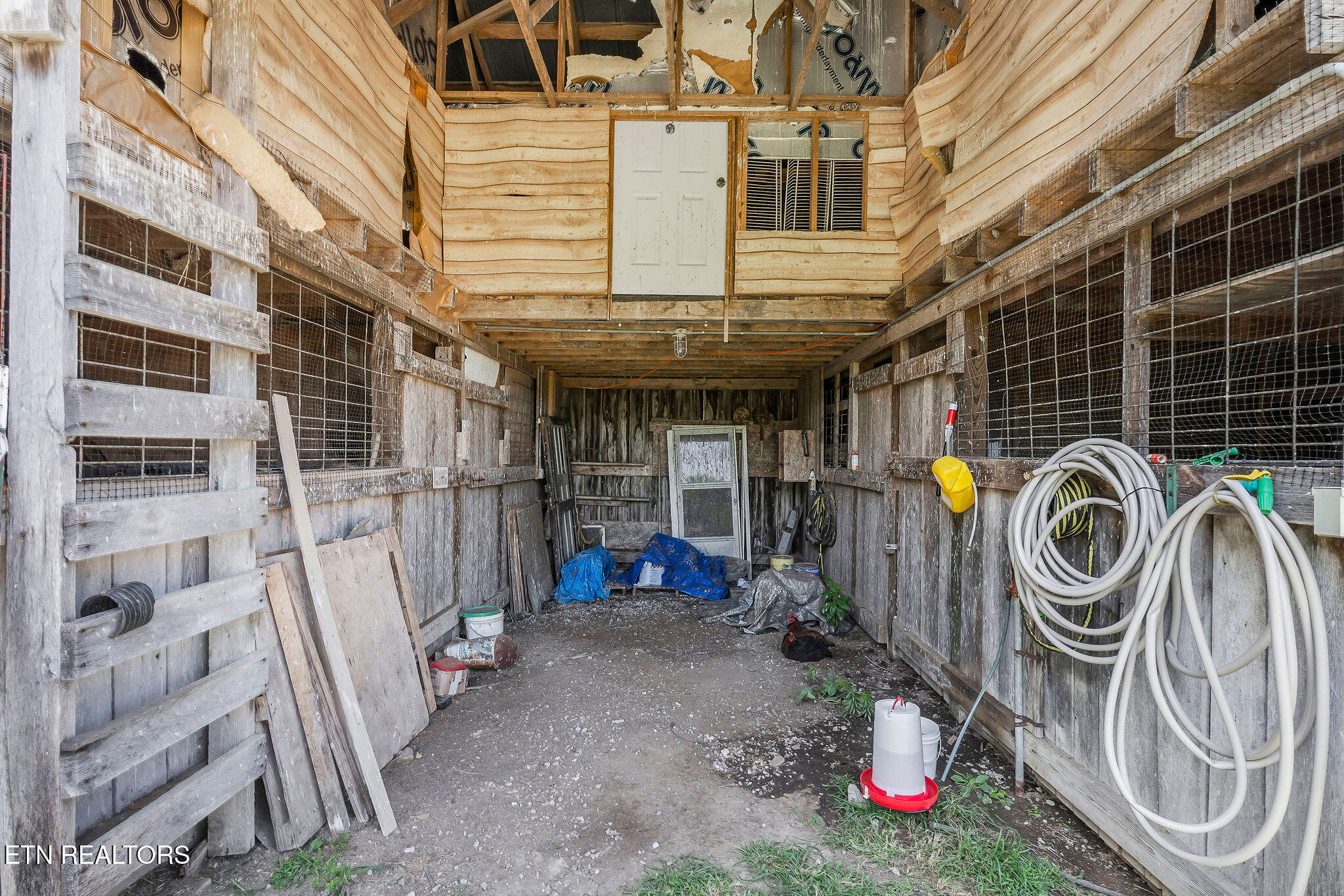 268 Plateau Road Crossville, TN 38571 - Photo 21 of 58 Barn with loft view