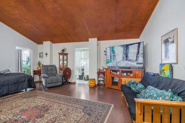 $939,000 | 268 Plateau Road, Crossville, TN 38571