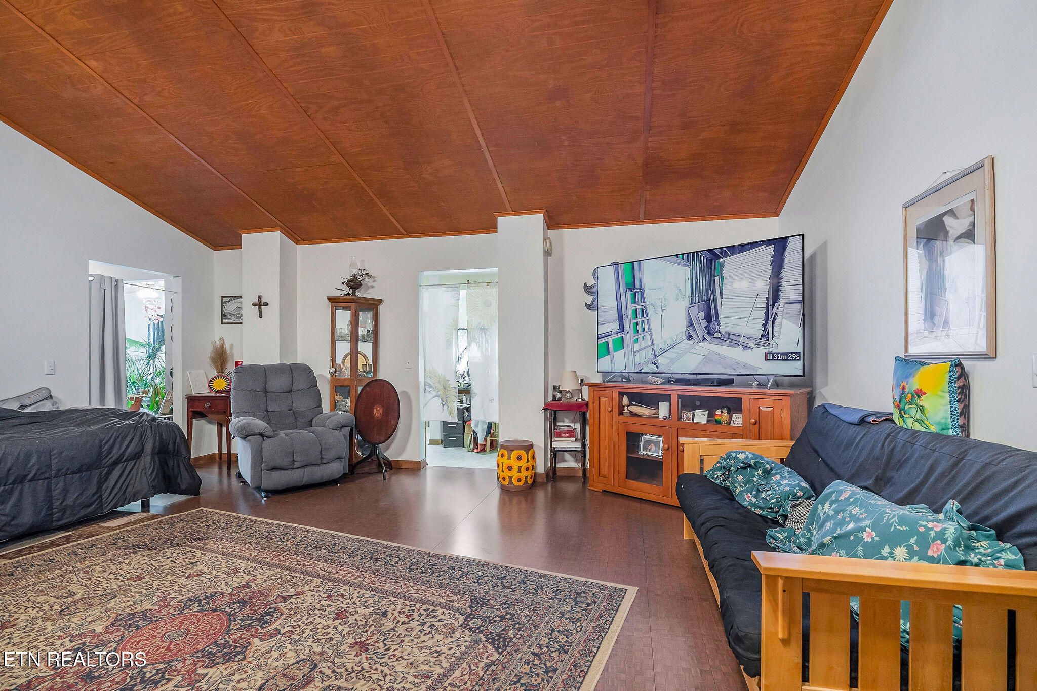 268 Plateau Road Crossville, TN 38571 - Photo 25 of 42 Main House vaulted living area