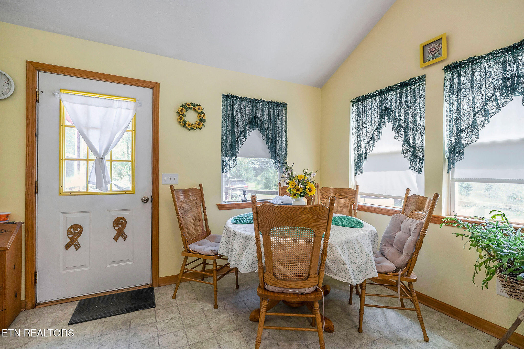 268 Plateau Road Crossville, TN 38571 - Photo 26 of 58 Main House Dining