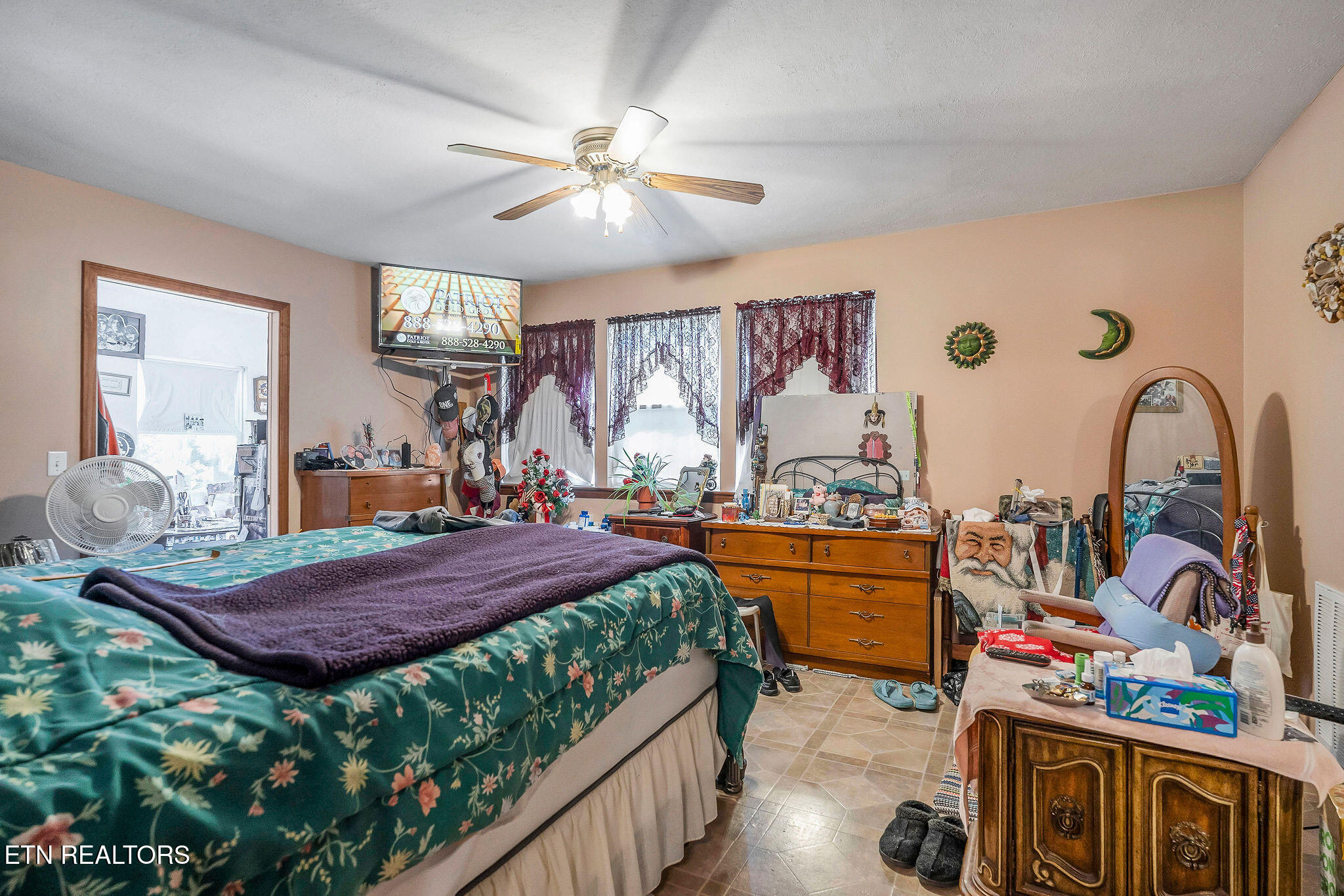 268 Plateau Road Crossville, TN 38571 - Photo 29 of 58 Main House bedroom