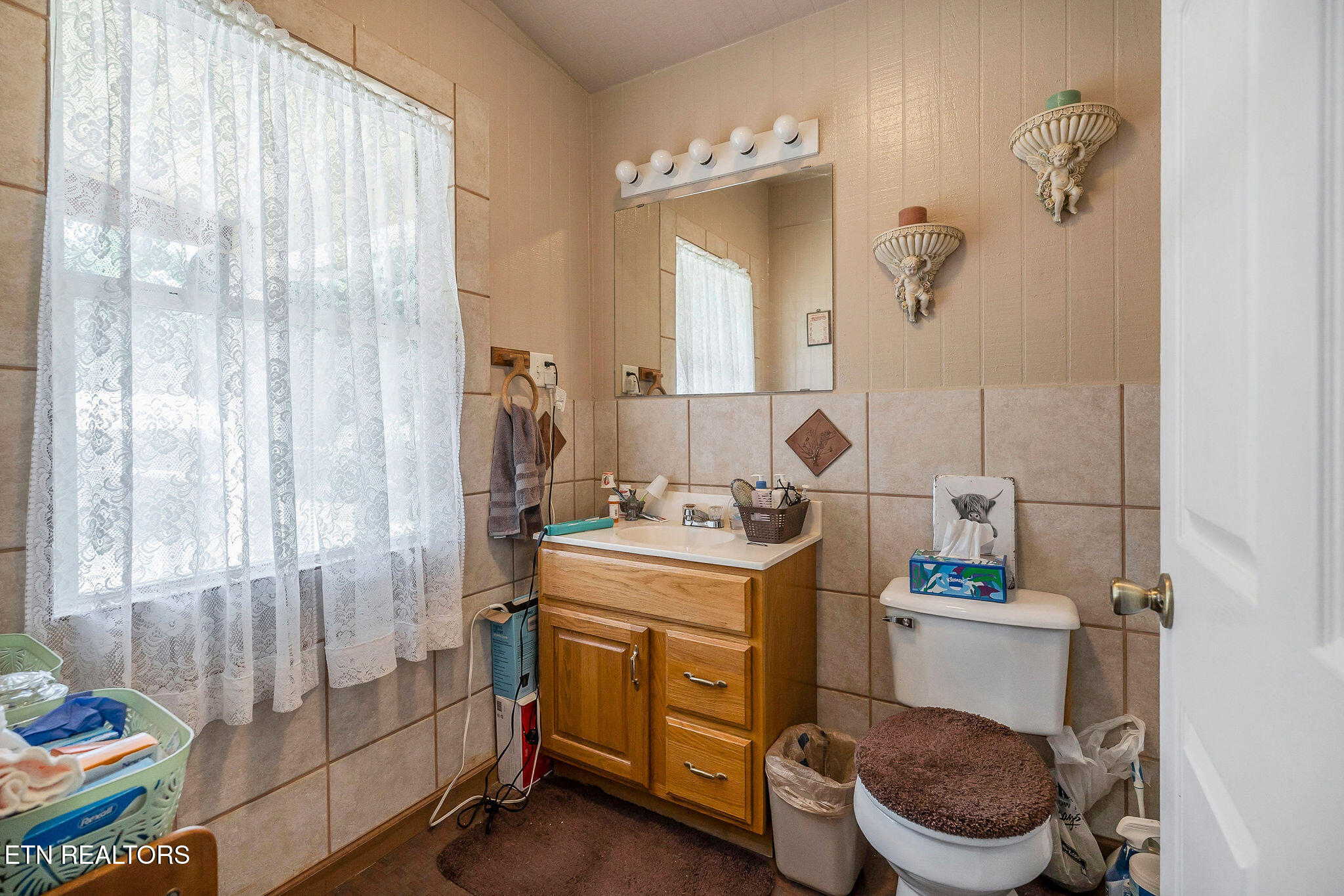 268 Plateau Road Crossville, TN 38571 - Photo 33 of 58 Main House Bath
