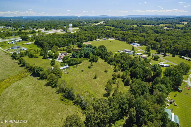 $939,000 | 268 Plateau Road, Crossville, TN 38571