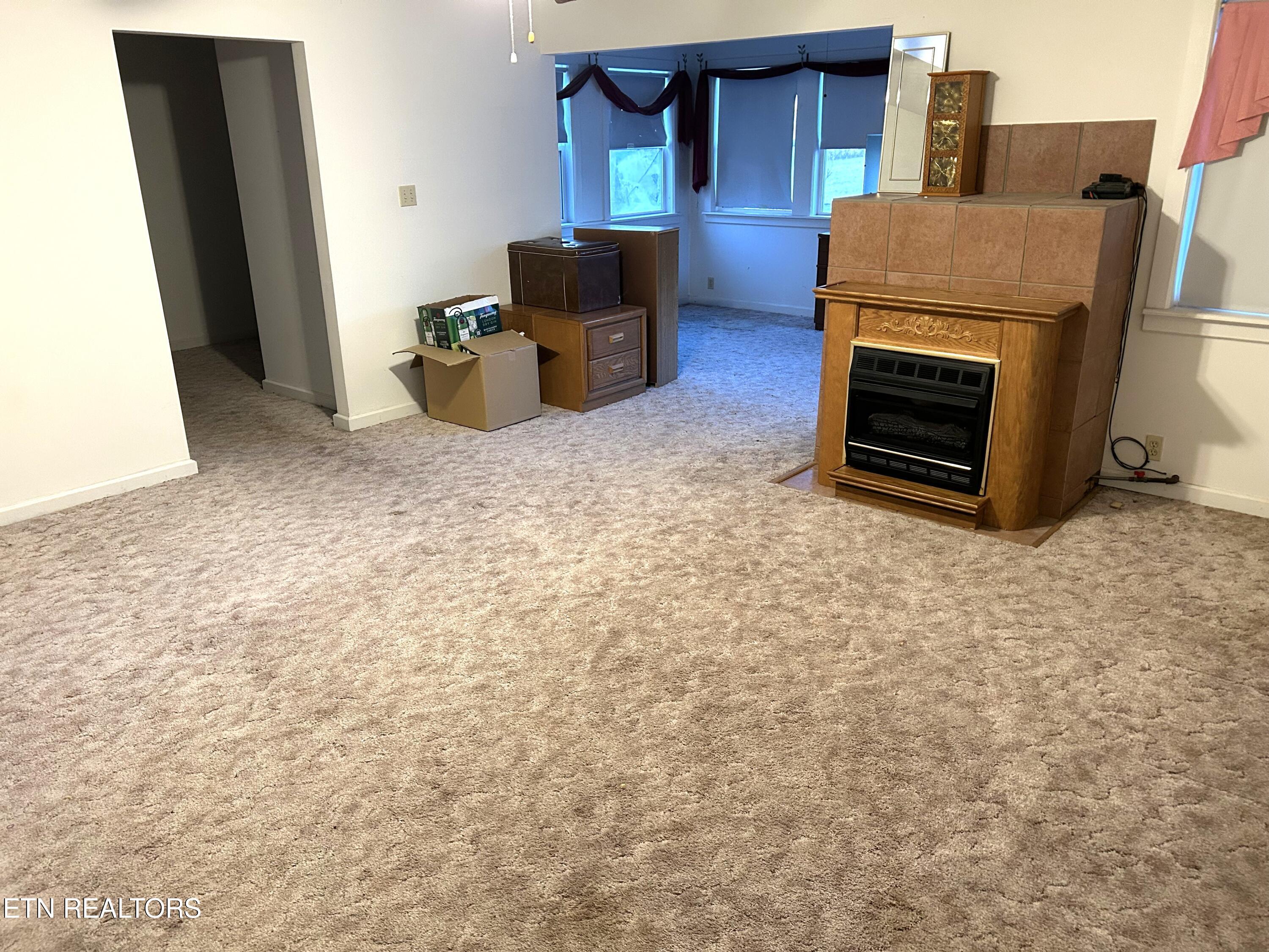 268 Plateau Road Crossville, TN 38571 - Photo 41 of 58 Guest House Great Room