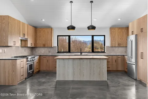 $1,995,000 | 6322 Fox Springs Drive, Victor, ID 83455