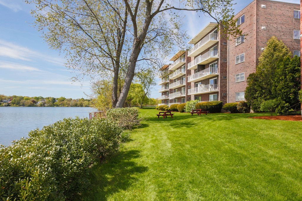 34 Hamilton Road, Unit 309 Arlington, MA 02474 - Photo 2 of 29 Gallery Image 2