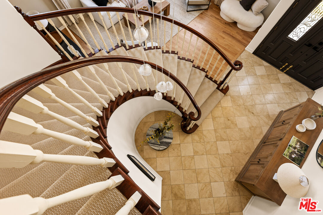 7825 Cowan Avenue Los Angeles, CA 90045 - Photo 15 of 33