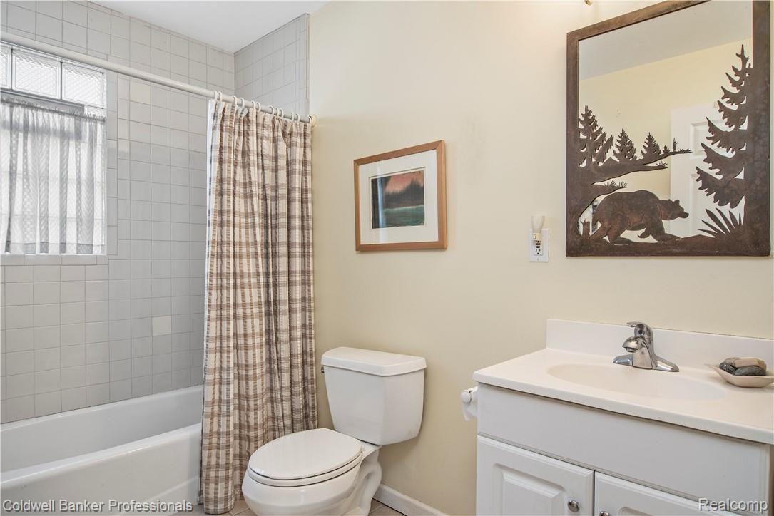 3342 Starr Road Royal Oak, MI 48073 - Photo 15 of 27 2019 3342 Starr RO 4467.jpg