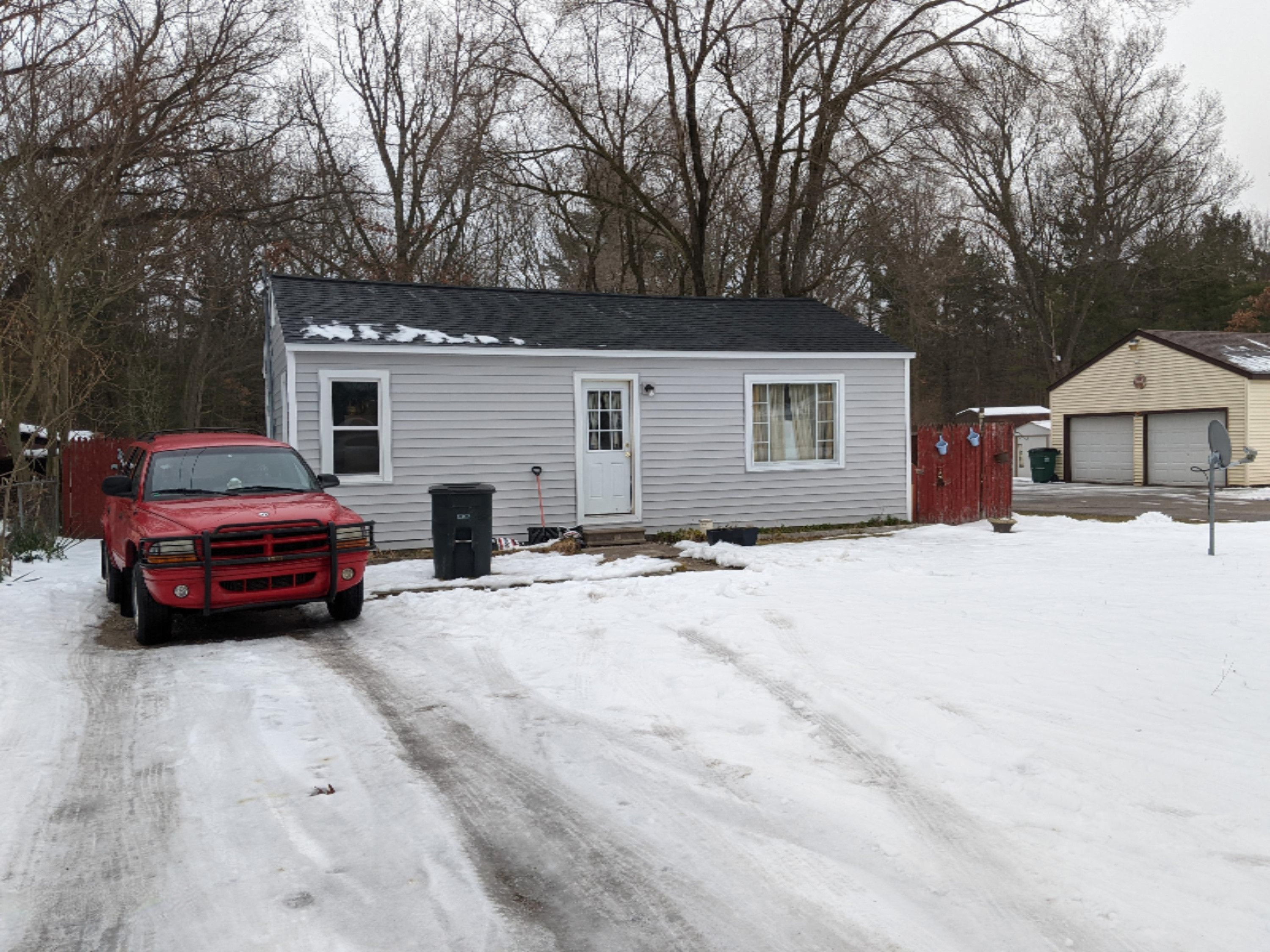 2820 North Whitehall Road Muskegon, MI 49445 - Photo 1 of 1 Front