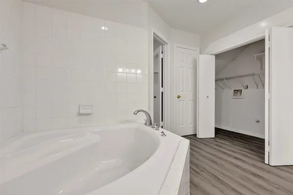 $164,900 | 770 Hunt Road, Unit 212, Baytown, TX 77521