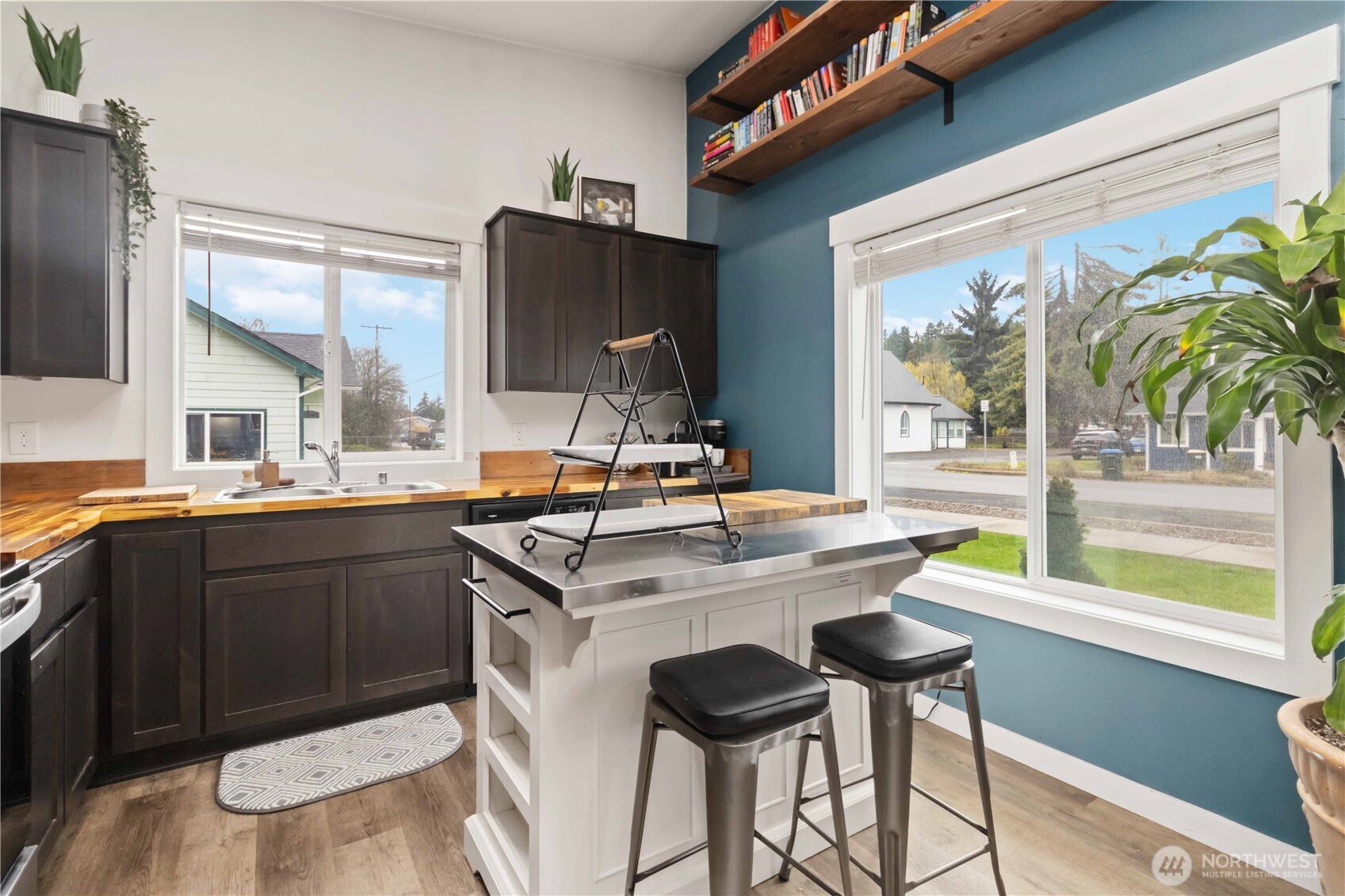 810 Southeast 1st Street Winlock, WA 98596 - Photo 26 of 35 a kitchen with a sink and a stove top oven