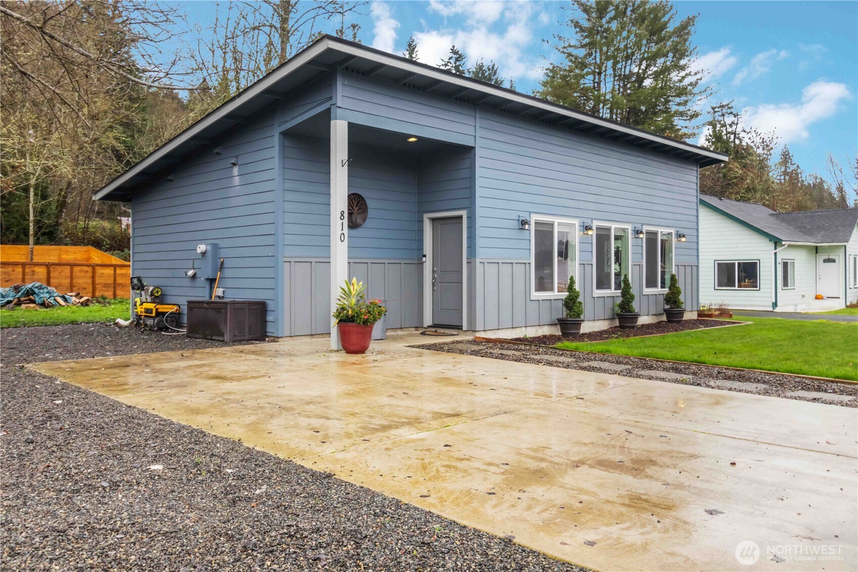 810 Southeast 1st Street Winlock, WA 98596 - Photo 8 of 35 a view of a house with a patio