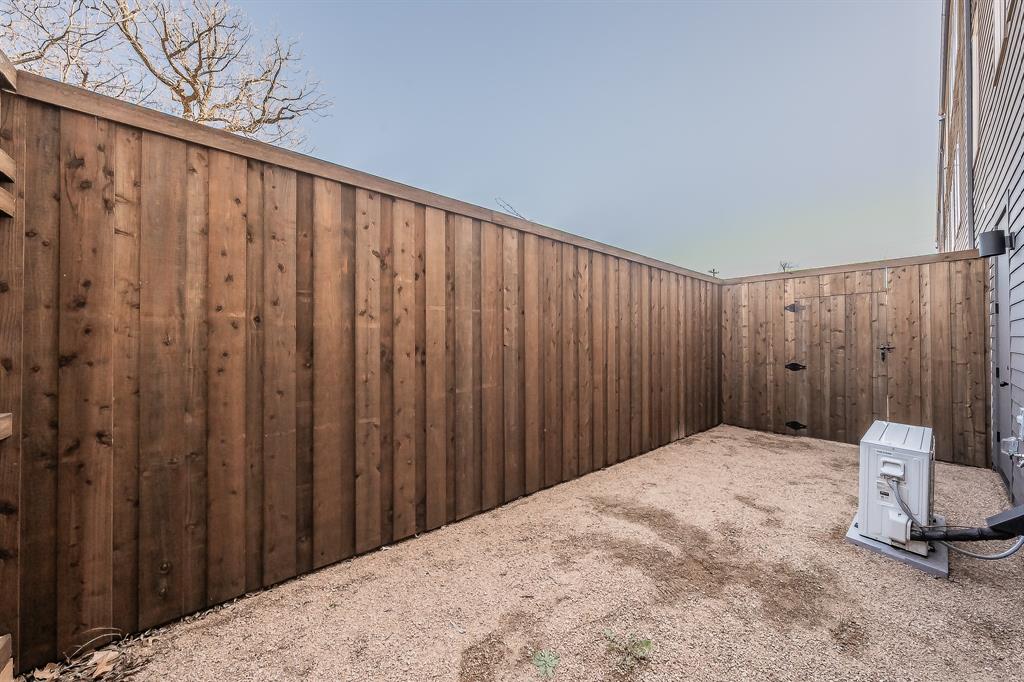5320 Reiger Avenue, Unit 102 Dallas, TX 75214 - Photo 31 of 33 a view of a backyard
