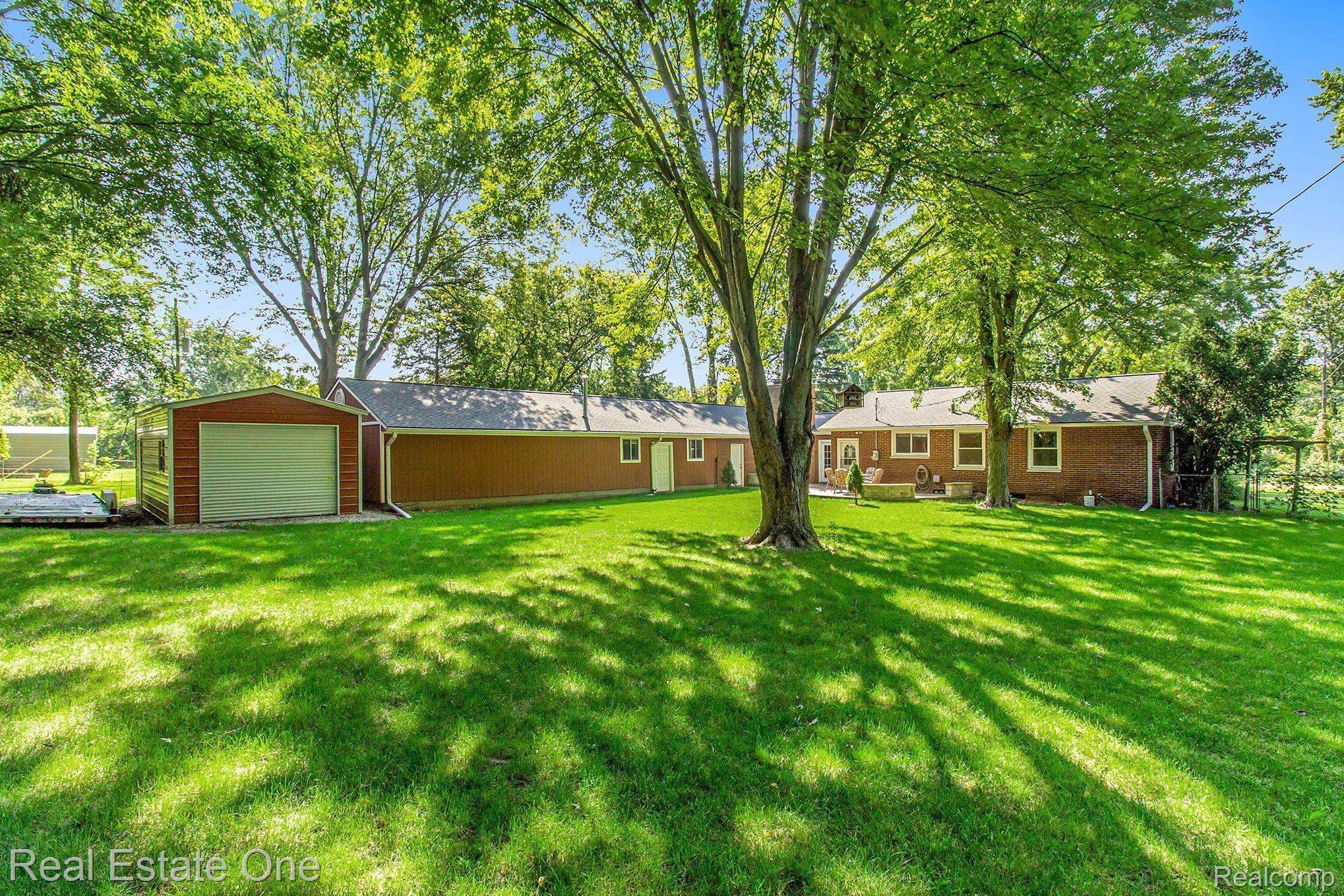235 East Coon Lake Road Howell, MI 48843 - Photo 2 of 15 Gallery Image 2
