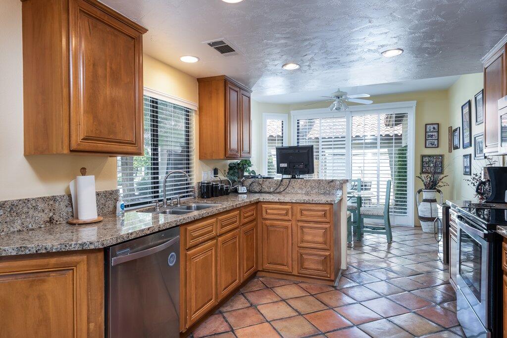 55102 Firestone La Quinta, CA 92253 - Photo 7 of 42 55102firestone-hr-7