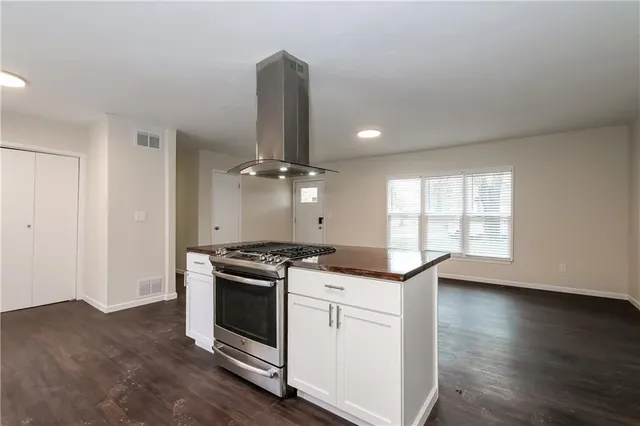 $1,655 | 17243 Chestnut Drive, Belton, MO 64012