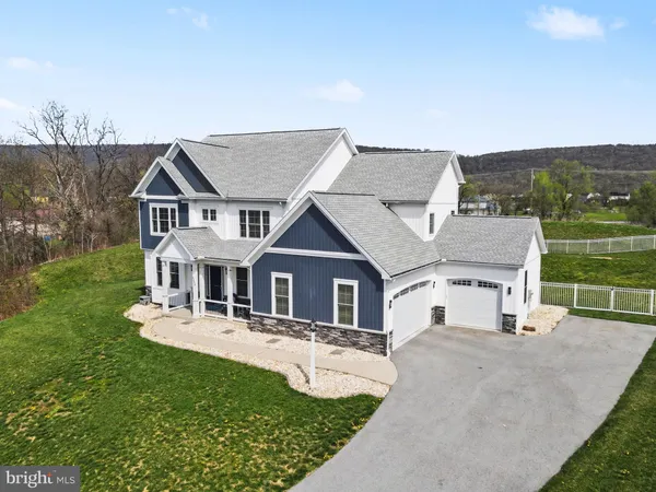 $959,900 | 6390 Peregrine Way, Mechanicsburg, PA 17050