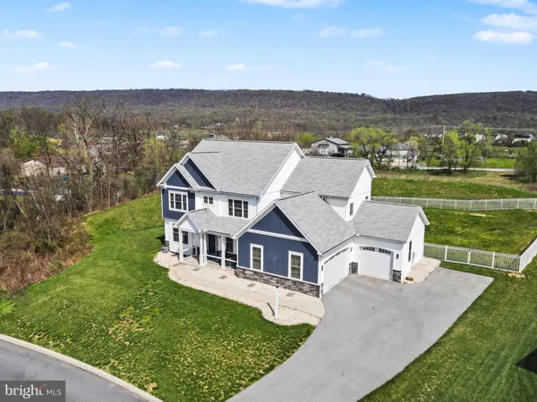 $959,900 | 6390 Peregrine Way, Mechanicsburg, PA 17050