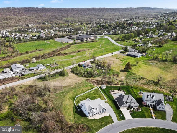 $959,900 | 6390 Peregrine Way, Mechanicsburg, PA 17050