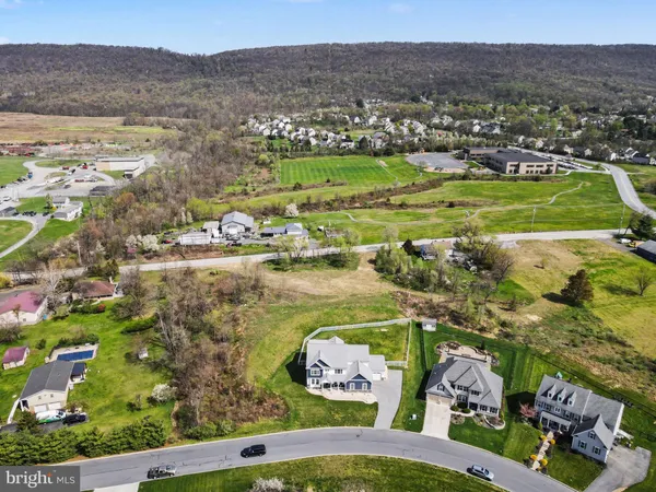 $959,900 | 6390 Peregrine Way, Mechanicsburg, PA 17050