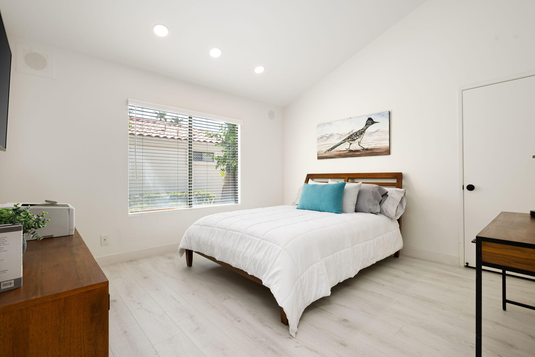 54912 Shoal Creek La Quinta, CA 92253 - Photo 20 of 36 a bedroom with a bed and a window